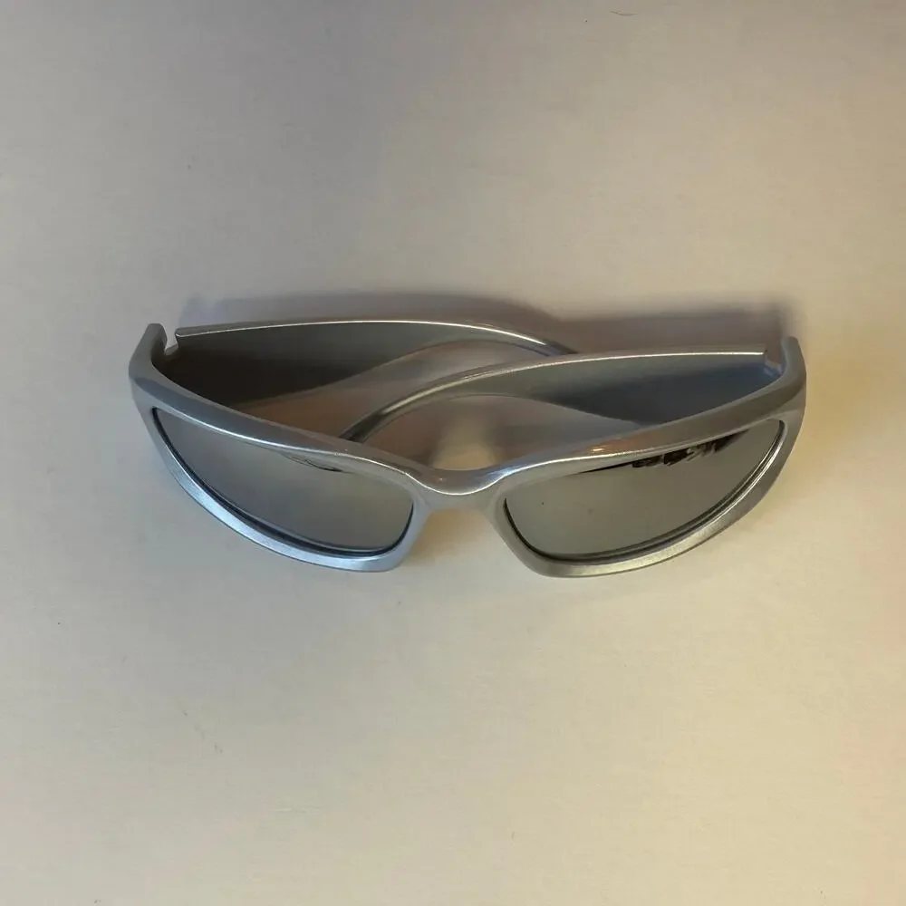 Y2K Grey Silver Vintage Sunglasses – Unique Frame Shape, Unisex, UVA UVB, New